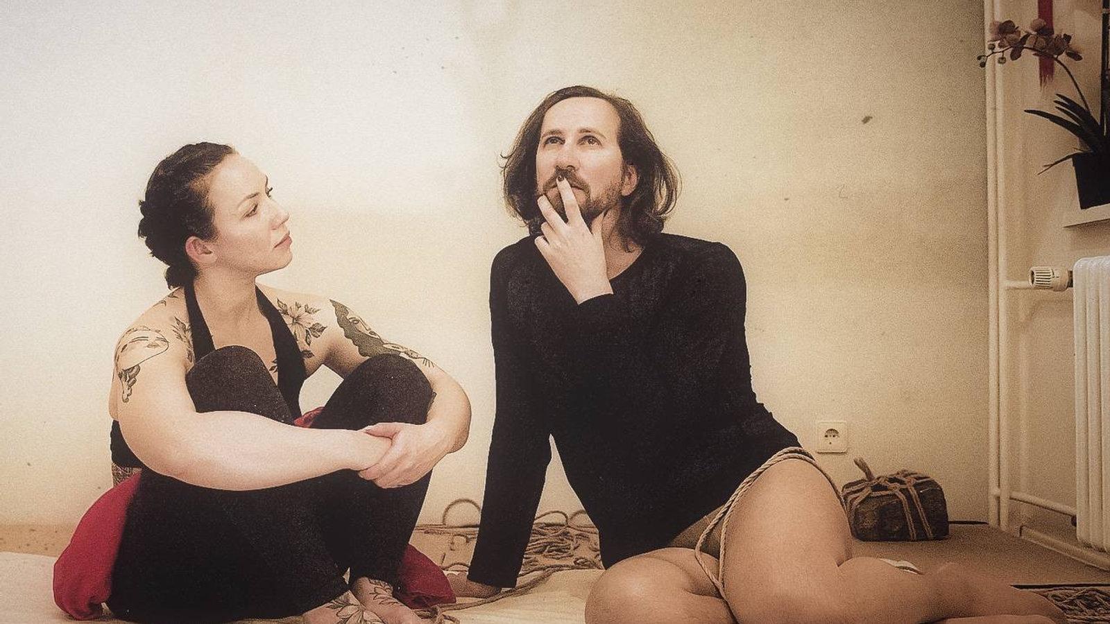 How do I introduce kink to a partner? (especially for those shy, ashamed or nervous!)